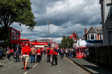 Taraftarlar Premier Lig maçından önce Nottingham Forest Chelsea 'ye karşı City Ground, Nottingham, İngiltere' de 25 Mayıs 2025 'te oynanan maçın keyfini çıkarıyorlar.
