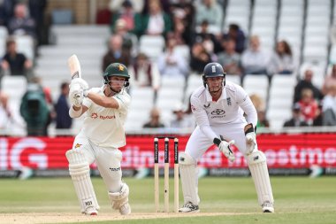 Zimbabwe 'den Ben Curran topu İngiltere' nin kaptanı Ben Stokes 'un ellerine attı, Rothesay Test Maçı' nda 3. İngiltere, Trent Köprüsü 'nde Zimbabwe' ye karşı, 24 Mayıs 2025