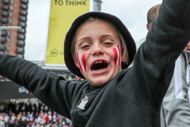 Sheffield United taraftarları 24 Mayıs 2025 'te Wembley Stadyumu' nda Sheffield United ile Sunderland arasında oynanan Sky Bet Şampiyonası final maçı öncesinde