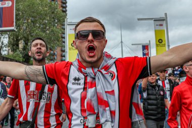 Sheffield United, 24 Mayıs 2025 'te Wembley Stadyumu' nda Sheffield United ile Sunderland arasında oynanan Sky Bet Şampiyonası final maçı öncesinde taraftarı.