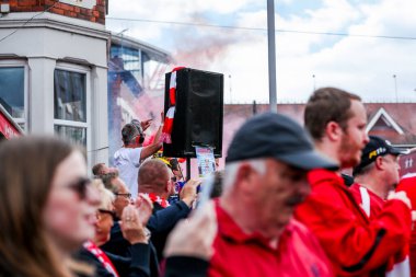 Taraftarlar Premier Lig maçından önce Nottingham Forest Chelsea 'ye karşı City Ground, Nottingham, İngiltere' de 25 Mayıs 2025 'te oynanan maçın keyfini çıkarıyorlar.