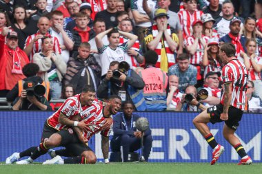 Sheffield United takımından Tyrese Campbell, 24 Mayıs 2025 'te Wembley Stadyumu' nda Sheffield United ile Sunderland arasında oynanan final maçında 1-0 'lık galibiyetini kutluyor.