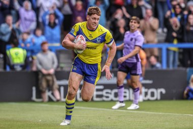 Warrington Wolves 'tan Dan Russell, 23 Mayıs 2025' te Warrington, İngiltere 'deki Halliwell Jones Stadyumu' nda oynanan 12.