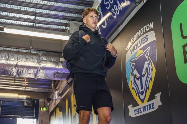 Warrington Wolves takımından Arron Lindop, 23 Mayıs 2025 'te oynanan Betfred Süper Lig karşılaşmasında Warrington Wolves vs Hull KR' a karşı Halliwell Jones Stadyumu, Warrington, İngiltere