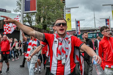 Sheffield United, 24 Mayıs 2025 'te Wembley Stadyumu' nda Sheffield United ile Sunderland arasında oynanan Sky Bet Şampiyonası final maçı öncesinde taraftarı.