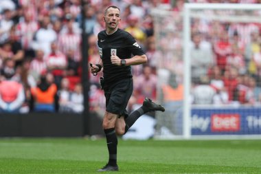 Chris Kavanagh, 24 Mayıs 2025 'te Londra' daki Wembley Stadyumu 'nda Sheffield United ve Sunderland maçında Sky Bet Şampiyonası final maçında hakem oldu.