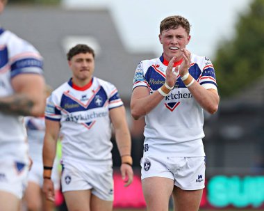 Wakefield Trinity 'den Ellis Lingard, Betfred Süper Lig maçı sonrasında Wakefield Trinity, DIY Kitchens Stadyumu' nda Salford Red Devils 'e karşı, 25 Mayıs 2025