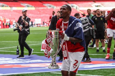 Charlton Athletic takımından Kayne Ramsay, 25 Mayıs 2025 'te İngiltere' nin Wembley Stadyumu 'nda oynanan Charlton Atletizm ve Leyton Orient maçında play-off finalini kazandı.