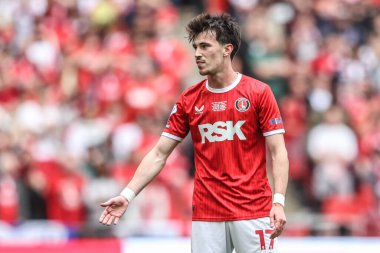Charlton Atletizm Ligi 'nden Alex Gilbert, 25 Mayıs 2025' te Wembley Stadyumu 'nda oynanan Charlton Athletic - Leyton Orient final maçında tepki gösterdi.