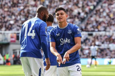 Everton 'dan Carlos Alcaraz, 25 Mayıs 2025' te St. James 's Park, Newcastle, İngiltere' de oynanan Premier League maçı Newcastle United-Everton maçında 0-1 kazanma hedefini kutluyor.