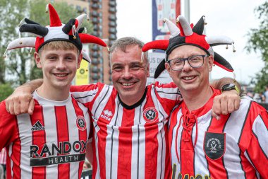 Sheffield United taraftarları 24 Mayıs 2025 'te Wembley Stadyumu' nda Sheffield United ile Sunderland arasında oynanan Sky Bet Şampiyonası final maçı öncesinde