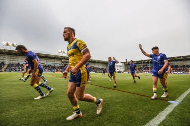 Warrington Wolves takımından Matt Dufty, maç öncesi ısınma turunda 12. Betfred Süper Ligi karşılaşmasında Warrington Wolves, Hull KR 'a karşı Halliwell Jones Stadyumu, Warrington, Birleşik Krallık, 23 Mayıs 2025