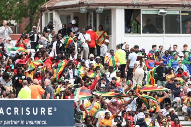Zimbabwe, Rothesay Test Maçı 'nda şarkı ve dans etti. 3. Gün İngiltere, Trent Bridge, Nottingham, İngiltere' de Zimbabwe 'ye karşı. 24 Mayıs 2025