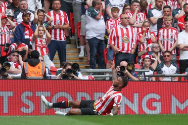 Sheffield United takımından Tyrese Campbell, 24 Mayıs 2025 'te Wembley Stadyumu' nda Sheffield United ile Sunderland arasında oynanan final maçında 1-0 'lık galibiyetini kutluyor.