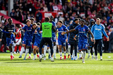 Chelsea Premier Lig maçının ardından Nottingham Forest Chelsea 'ye karşı 25 Mayıs 2025' te İngiltere 'nin Nottingham şehrinde oynanan City Ground maçında kazandığı galibiyet sonrasında Şampiyonlar Ligi' ndeki yerlerini kutluyor.
