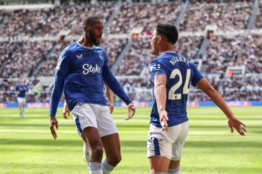 Everton 'dan Carlos Alcaraz, 25 Mayıs 2025' te St. James 's Park, Newcastle, İngiltere' de oynanan Premier League maçı Newcastle United-Everton maçında 0-1 kazanma hedefini kutluyor.