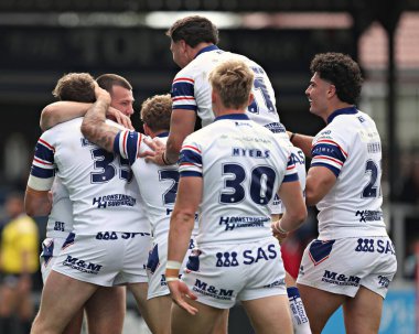 Wakefield Trinity 'den Ellis Lingard, 25 Mayıs 2025' te İngiltere 'nin Wakefield kentindeki DIY Kitchens Stadyumu' nda oynanan Betfred Süper Lig karşılaşmasında şansını kutluyor.