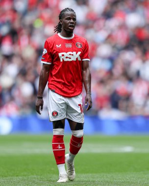Charlton Athletic takımından Karoy Anderson 25 Mayıs 2025 'te Wembley Stadyumu' nda Charlton Athletic 'e karşı oynanan final maçı sırasında