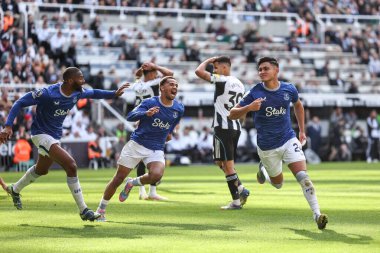 Everton 'dan Carlos Alcaraz, 25 Mayıs 2025' te St. James 's Park, Newcastle, İngiltere' de oynanan Premier League maçı Newcastle United-Everton maçında 0-1 kazanma hedefini kutluyor.