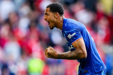 Chelsea Premier Lig maçının ardından Nottingham Forest Chelsea 'ye karşı 25 Mayıs 2025' te İngiltere 'nin Nottingham şehrinde oynanan City Ground maçında kazandığı galibiyet sonrasında Şampiyonlar Ligi' ndeki yerlerini kutluyor.