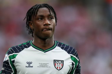 Sunderland takımından Romaine Mundle 24 Mayıs 2025 'te Wembley Stadyumu' nda Sheffield United ile Sunderland arasında oynanan final maçında