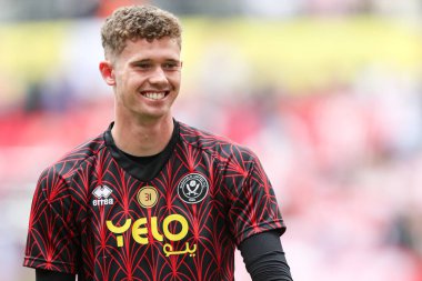 Sheffield United takımından Luke Faxon 24 Mayıs 2025 'te İngiltere' nin Wembley Stadyumu 'nda Sheffield United ile Sunderland arasındaki final maçı öncesinde ısınıyor.