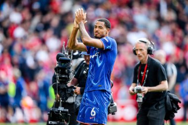 Chelsea Premier Lig maçının ardından Nottingham Forest Chelsea 'ye karşı 25 Mayıs 2025' te İngiltere 'nin Nottingham şehrinde oynanan City Ground maçında kazandığı galibiyet sonrasında Şampiyonlar Ligi' ndeki yerlerini kutluyor.