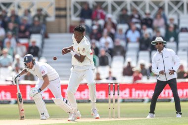 Zimbabwe 'den kutsanmış Muzarabani, 23 Mayıs 2025' te İngiltere 'nin Nottingham kentindeki Trent Köprüsü' nde oynanan Rothesay Test Maçı 2.