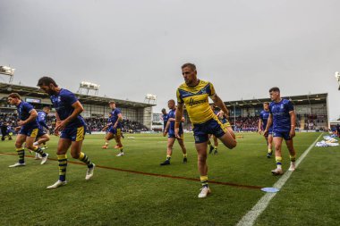 Warrington Wolves takımından Matt Dufty, maç öncesi ısınma turunda 12. Betfred Süper Ligi karşılaşmasında Warrington Wolves, Hull KR 'a karşı Halliwell Jones Stadyumu, Warrington, Birleşik Krallık, 23 Mayıs 2025