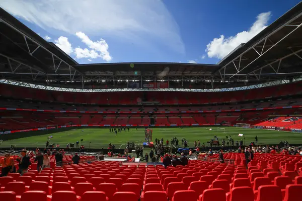 Wembley Stadyumu 'nun Wembley Stadyumu' nun Wembley Stadyumu 'nda oynanan Charlton Athletic - Leyton Orient maçı öncesinde 25 Mayıs 2025