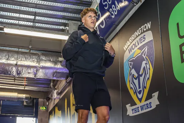 Warrington Wolves takımından Arron Lindop, 23 Mayıs 2025 'te oynanan Betfred Süper Lig karşılaşmasında Warrington Wolves vs Hull KR' a karşı Halliwell Jones Stadyumu, Warrington, İngiltere