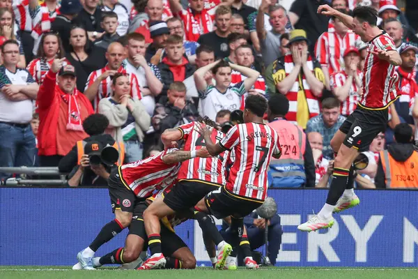 Sheffield United takımından Tyrese Campbell, 24 Mayıs 2025 'te Wembley Stadyumu' nda Sheffield United ile Sunderland arasında oynanan final maçında 1-0 'lık galibiyetini kutluyor.