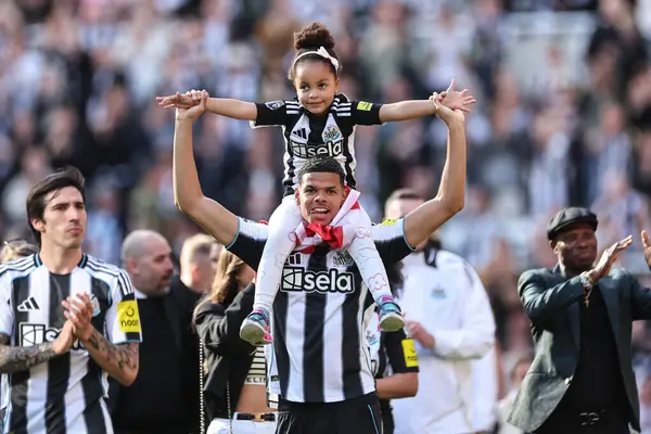 Newcastle United 'dan William Osula Premier League maçı sırasında Newcastle United Everton' a karşı St. James 's Park, Newcastle, İngiltere, 25 Mayıs 2025