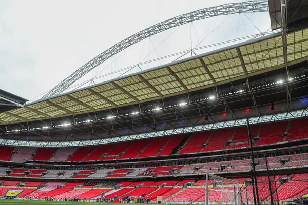 Wembley Stadyumu, 24 Mayıs 2025 'te Wembley Stadyumu' nda Sheffield United ile Sunderland arasındaki final maçı öncesinde genel olarak izleniyor.