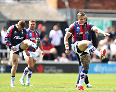 Wakefield Trinity 'den Cameron Scott Betfred Süper Lig maçından önce Wakefield Üçlemesi, DIY Kitchens Stadyumu' nda Salford Red Devils 'e karşı, 25 Mayıs 2025