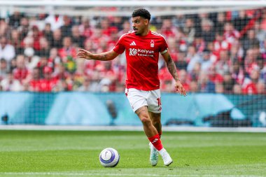 Nottingham Ormanı 'ndan Morgan Gibbs-White, Nottingham Forest' ın Chelsea 'ye karşı oynadığı Premier League maçında topla koşuyor.
