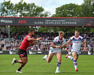 Wakefield Trinity 'den Jayden Myers Betfred Süper Lig maçı sırasında Wakefield Trinity, DIY Kitchens Stadyumu' nda Salford Red Devils 'e karşı, 25 Mayıs 2025