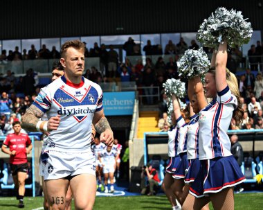 Wakefield Trinity 'den Tom Johnstone, 25 Mayıs 2025' te Wakefield, İngiltere 'deki DIY Kitchens Stadyumu' nda oynanan Betfred Süper Lig karşılaşmasından önce koşuyor.