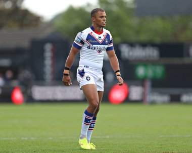 Wakefield Trinity 'nin Corey Hall of Wakefield Trinity maçı sırasında Wakefield Trinity, DIY Kitchens Stadyumu' nda Salford Red Devils 'e karşı, 25 Mayıs 2025