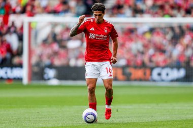 Nottingham Ormanı 'ndan Nicolas Dominguez, İngiltere' nin Nottingham City Ground, Nottingham şehrinde oynanan Premier League maçında topla koşuyor.