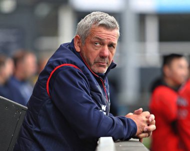 Daryl Powell, Wakefield Trinity 'nin baş antrenörü Betfred Süper Ligi karşılaşmasından önce Wakefield Trinity, DIY Kitchens Stadyumu' nda Salford Red Devils 'e karşı, 25 Mayıs 2025