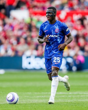 Chelsea 'den Moises Caicedo Premier Lig maçında topla koşuyor Nottingham Forest Chelsea' ye karşı City Ground, Nottingham, İngiltere, 25 Mayıs 2025