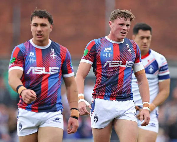 Wakefield Trinity 'den Ellis Lingard Betfred Süper Lig maçından önce Wakefield Trinity, DIY Kitchens Stadyumu' nda Salford Red Devils 'e karşı, 25 Mayıs 2025
