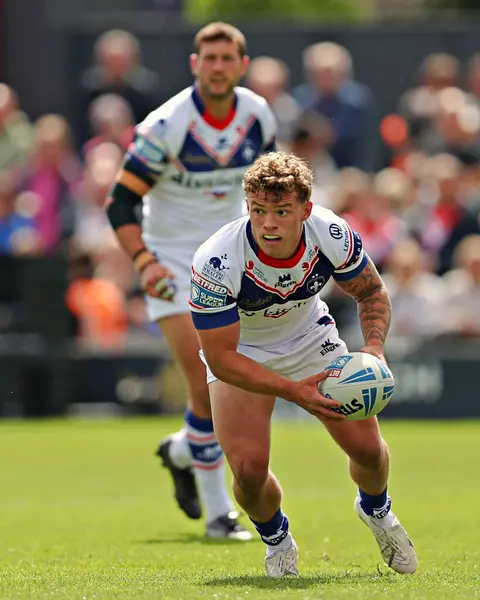 Wakefield Trinity 'den Harvey Smith Betfred Süper Lig maçı sırasında Wakefield Trinity, Salford Red Devils' e karşı DIY Kitchens Stadyumu, Wakefield, Birleşik Krallık, 25 Mayıs 2025