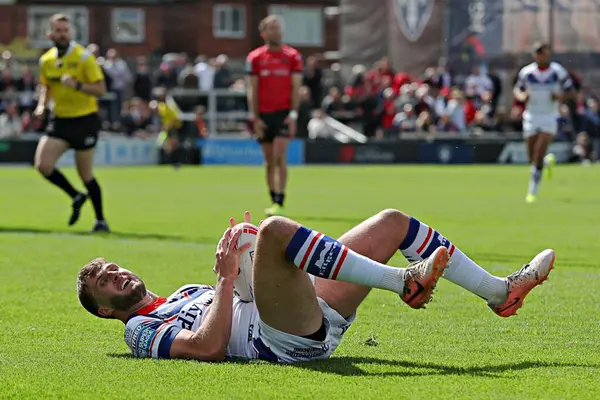 Wakefield Trinity 'den Josh Rourke, 25 Mayıs 2025' te Birleşik Krallık 'ın Wakefield Stadyumu' nda oynanan Betfred Süper Lig karşılaşmasında ilk denemesini yaptı.