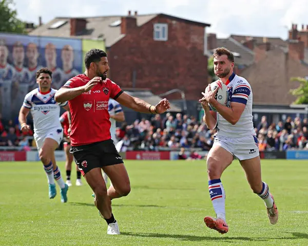 Wakefield Trinity 'den Josh Rourke Betfred Süper Lig maçı sırasında Wakefield Trinity, Salford Red Devils' e karşı DIY Kitchens Stadyumu, Wakefield, İngiltere, 25 Mayıs 2025