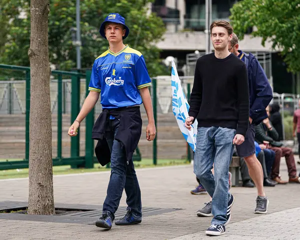 Afc Wimbledon taraftarları Sky Bet 2 Playoff Finali öncesinde AFC Wimbledon Walsall 'a karşı Wembley Stadyumu, Londra, 26 Mayıs 2025