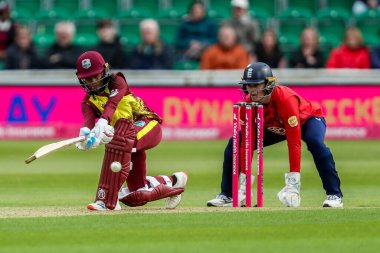 Batı Hint Adaları Kadın Yarasaları 'ndan Mandy Mangru 3. Vitality IT20 Serisi' nde İngiltere 'ye karşı Batı Hint Adaları Kadınları, Cloud County Ground, Chelmsford, Birleşik Krallık' ta 26 Mayıs 2025