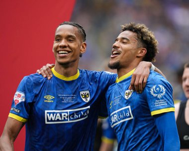 26 Mayıs 2025 'te Wembley Stadyumu' nda Wimbledon 'a karşı oynanan Gökyüzü İddia Ligi 2 Playoff final maçından sonra