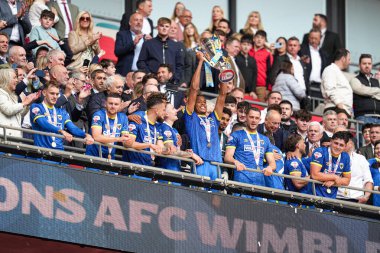 26 Mayıs 2025 'te Wembley Stadyumu' nda Wimbledon 'a karşı oynanan Gökyüzü İddia Ligi 2 Playoff final maçından sonra